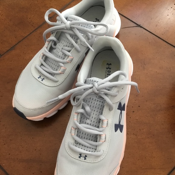 UNDER ARMOUR CHARGED ASSET RUNNING SHOE - Picture 2 of 3